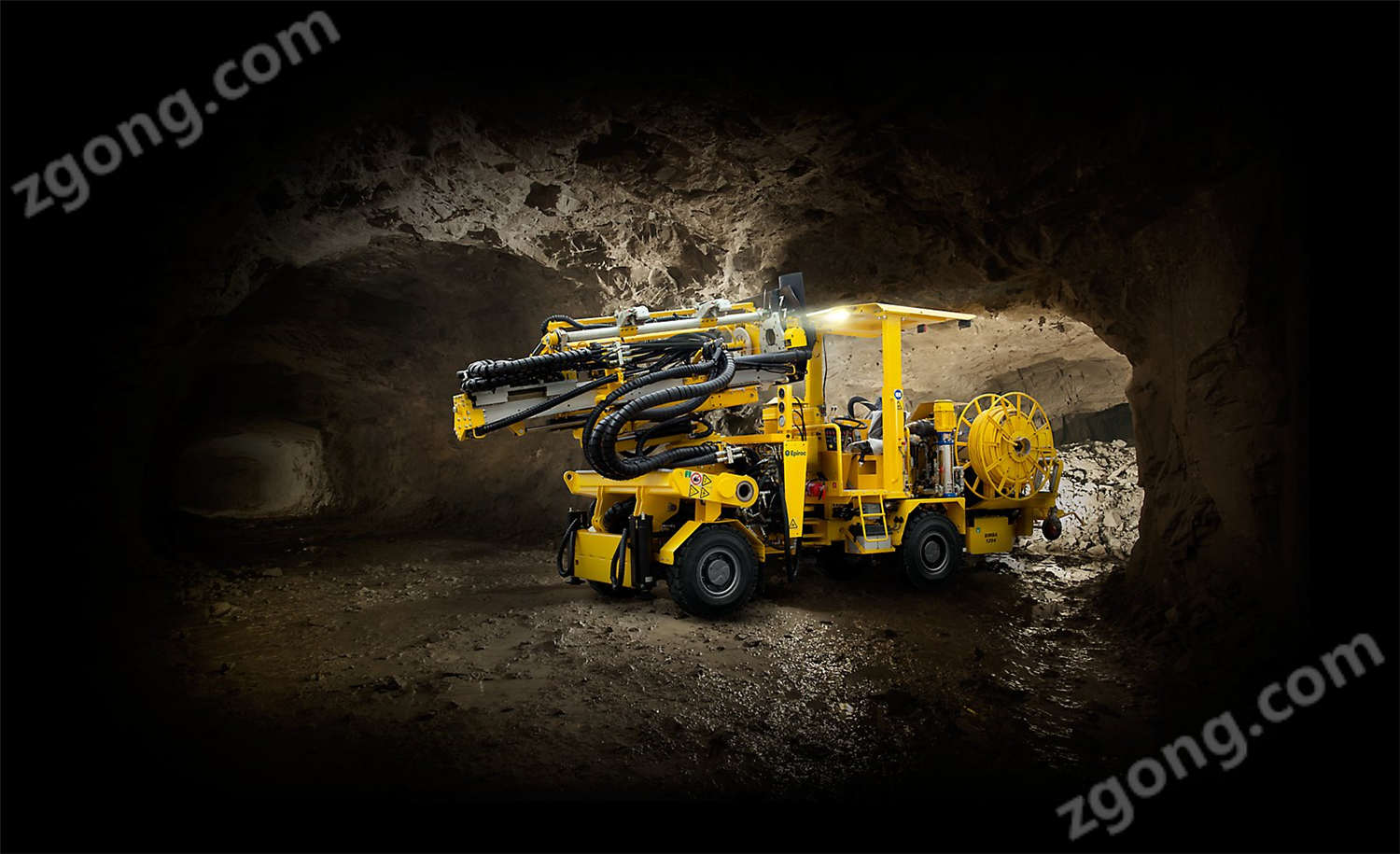 阿simba1254鑿巖臺(tái)車